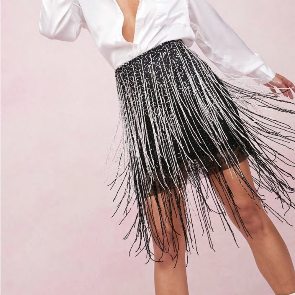 NEW! NASTY GAL ICON METALLIC FRINGED MINI SKIRT SIZE US 8